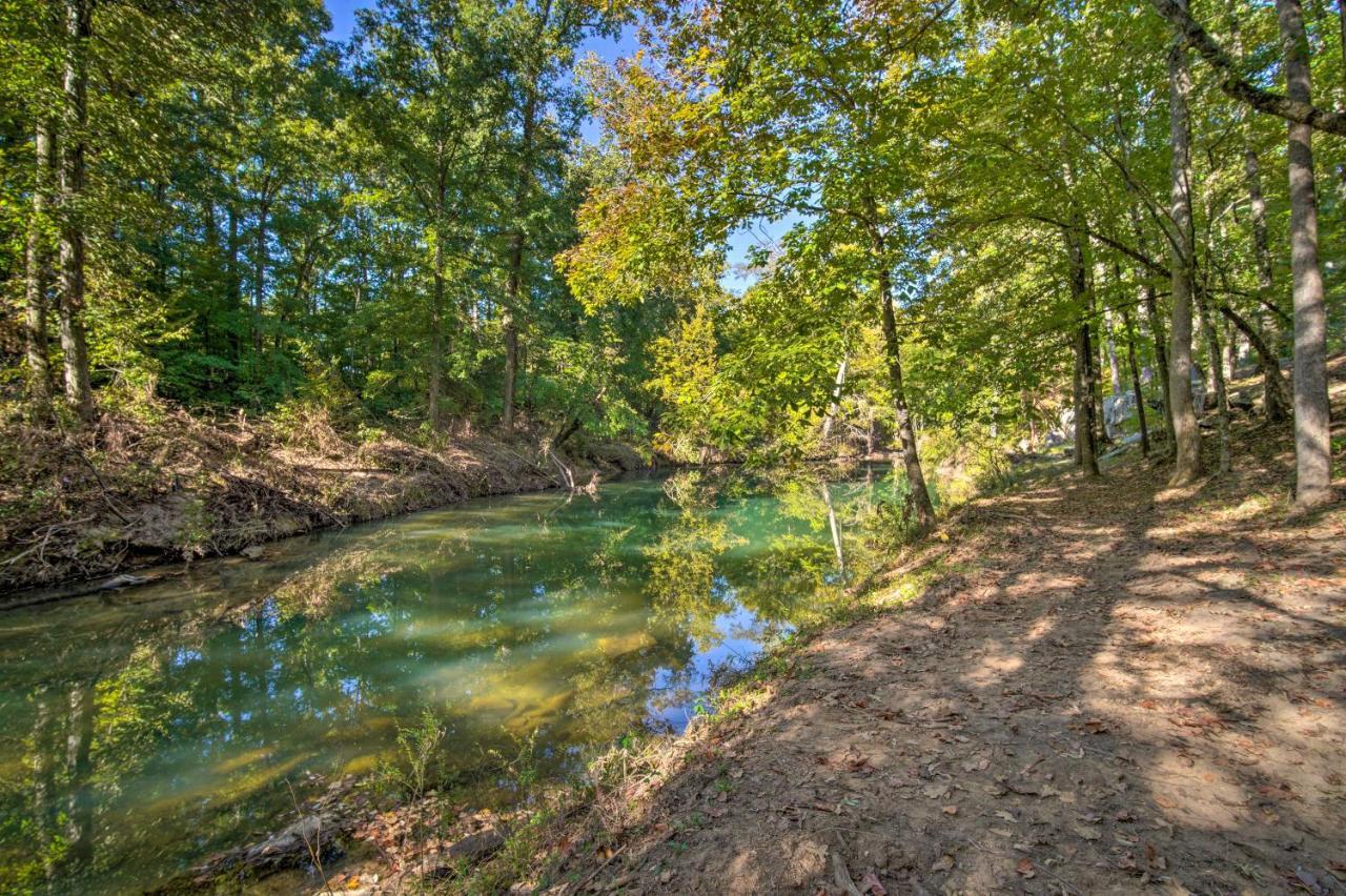 The Treehouse Cabin Creekside Home With Hot Tub! Summerville 외부 사진